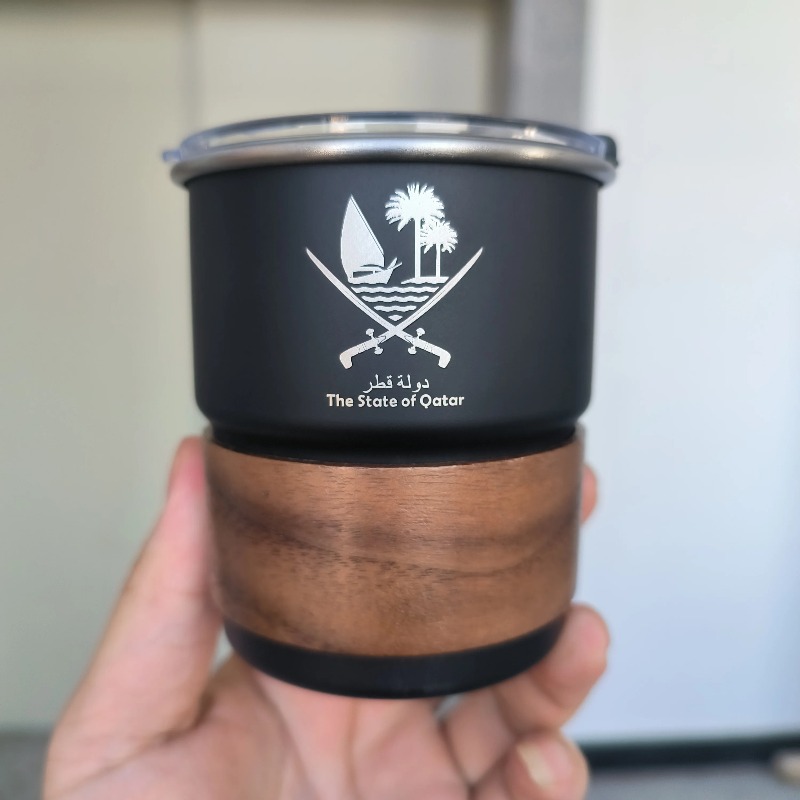 1 st. Qatar logo beker van roe - Coffee Tea Name recensie en prijs